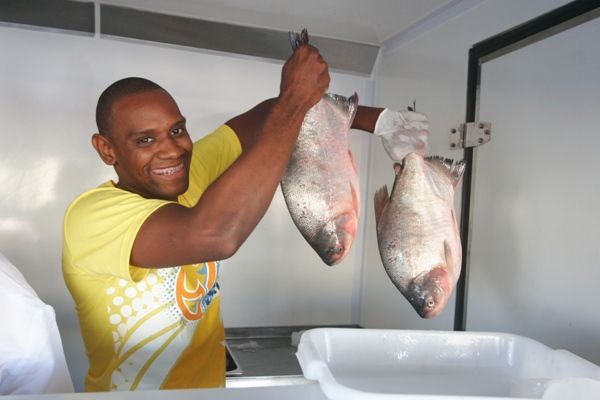 'Caminho do Peixe' oferece pescado com preo acessvel em frente ao shopping Pantanal