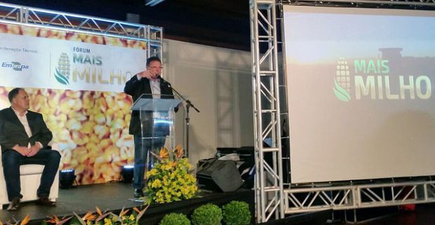 Produo de etanol  uma alternativa para cultura de milho, diz Maggi