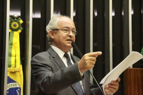 Deputado de Mato Grosso reclama da burocracia para liberao de crdito agrcola