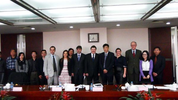 Delegao da ABRASS com o Banco de Desenvolvimento da China e a embaixada brasileira
