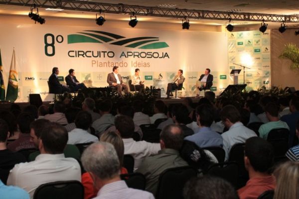 Circuito Aprosoja vai discutir rumos da poltica econmica e agrcola em 2015