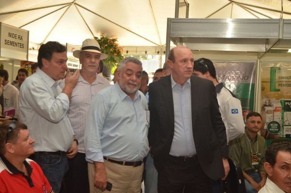 Geller anuncia R$ 2 milhes para a agricultura em Rondonpolis