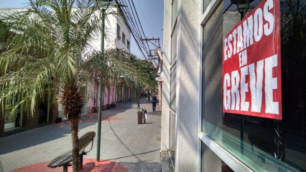 Vendas no comrcio chegam a cair 90% com greve dos bancrios em Cuiab