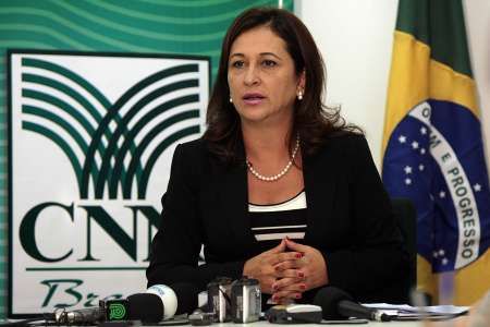CNA registra 105 invases indgenas e presidente da CNA, Ktia Abreu, pede proteo para produo agropecuria brasileira