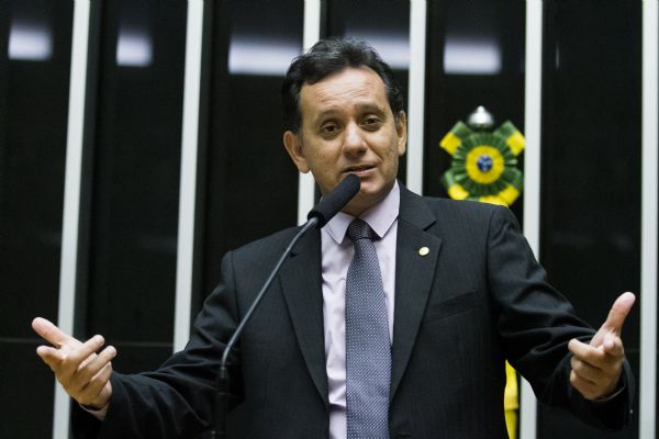 Leito acumula cargos de Lder da Minoria, coordenador da FPA e presidente do PSDB em MT
