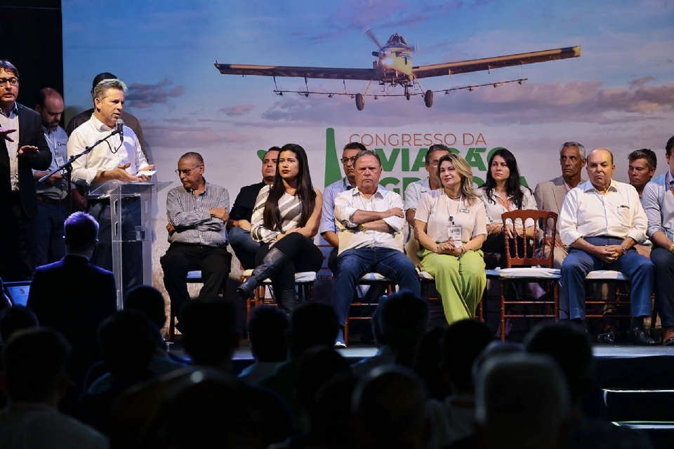 Governador destaca importncia da aviao agrcola em recordes de safra registradas em MT